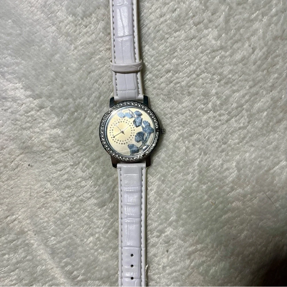 Vintage LBVYR Watch Flower Print Crystal Watch Silver Toned